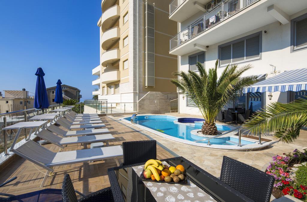 Montelux Apartments Budva Exteriér fotografie